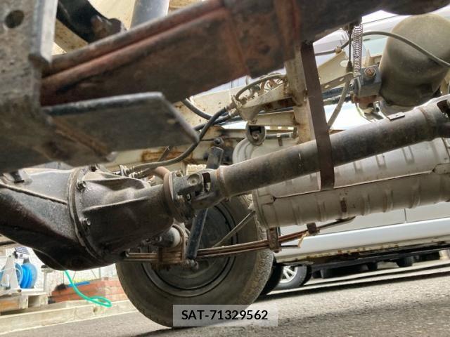 Suzuki CARRY TRUCK 1997-04 7615422-12