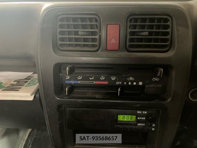Suzuki CARRY TRUCK 2004-02 8034768-14