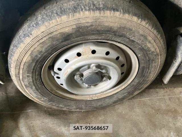 Suzuki CARRY TRUCK 2004-02 8034768-8