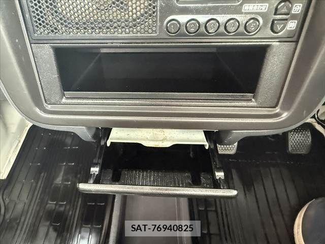 Suzuki CARRY TRUCK 2005-03 8034767-24