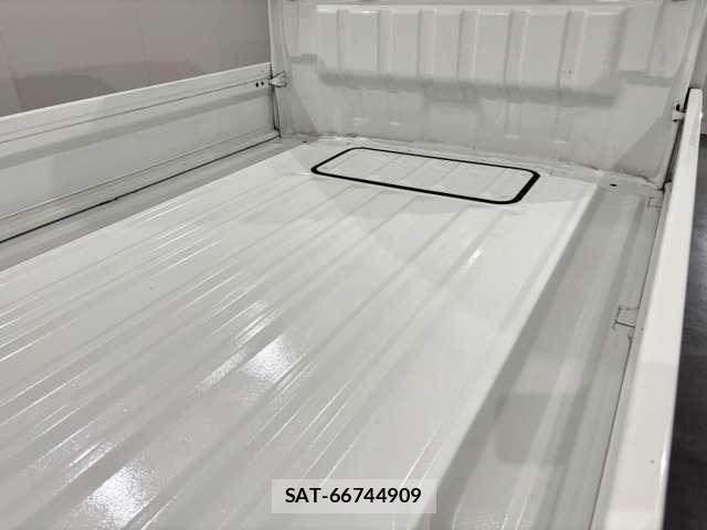 Suzuki CARRY TRUCK 2018-06 8073199-10