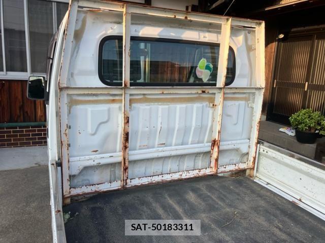 Suzuki CARRY TRUCK 2006-03 8098428-9