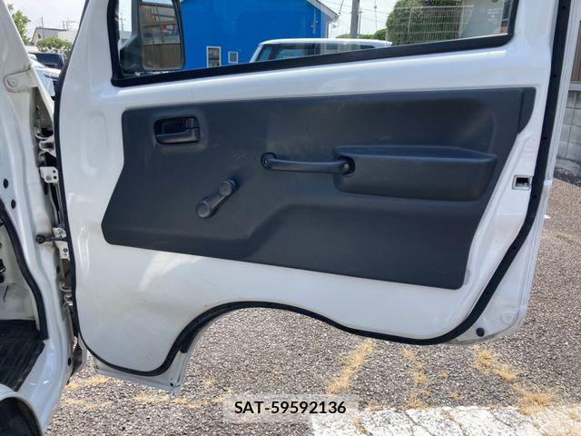 Suzuki CARRY TRUCK 2020-06 8098412-12