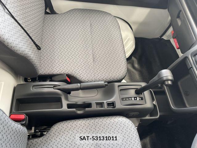Suzuki CARRY TRUCK 2026-05 8206763-17