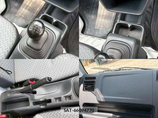 Suzuki CARRY TRUCK 2018-01 8206766-11
