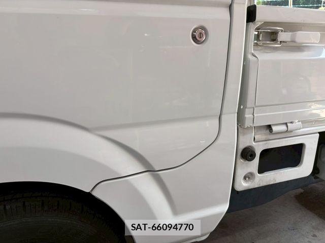 Suzuki CARRY TRUCK 2018-01 8206766-24