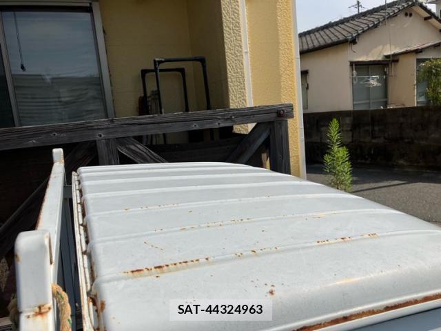 Suzuki CARRY TRUCK 1995-01 8229231-5