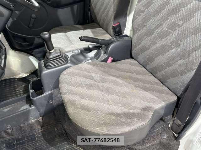Suzuki CARRY TRUCK 2012-06 8244811-17