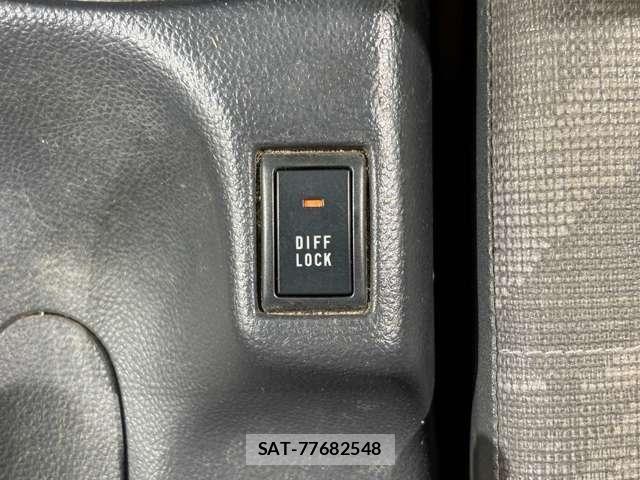 Suzuki CARRY TRUCK 2012-06 8244811-23