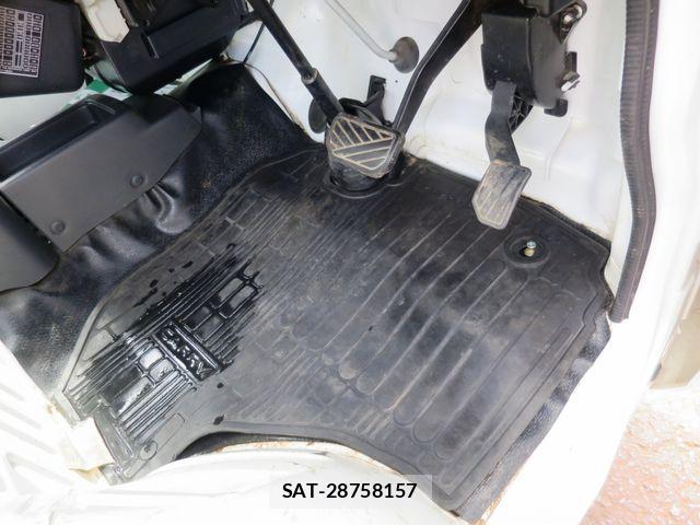 Suzuki CARRY TRUCK 2013-11 8244810-17