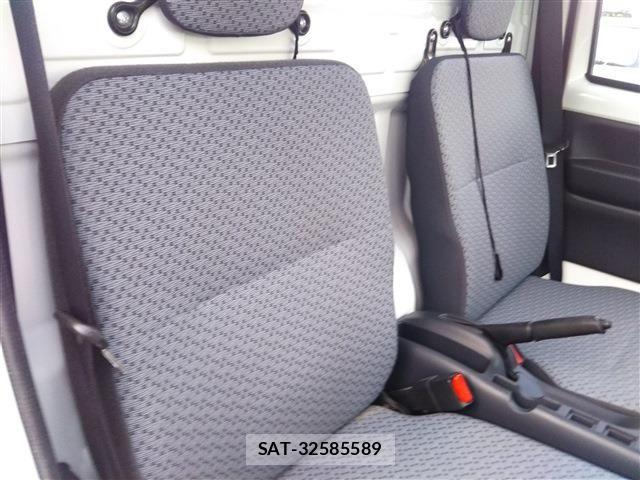 Suzuki CARRY TRUCK 2019-11 8313617-11
