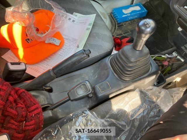 Suzuki CARRY TRUCK 2009-12 8335188-16