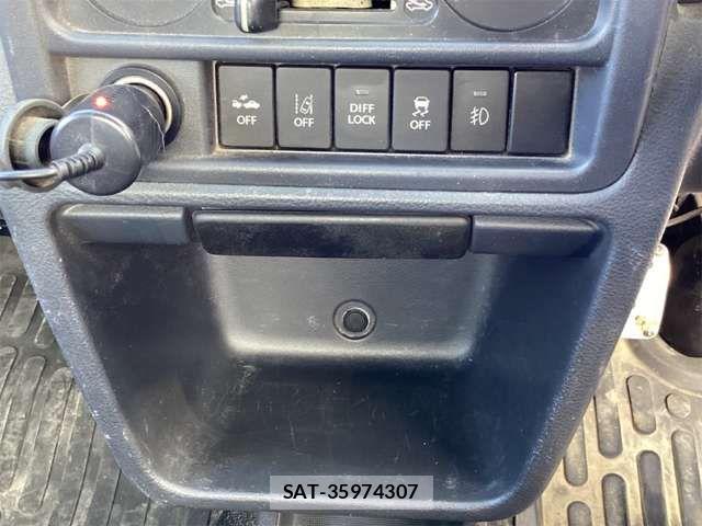 Suzuki CARRY TRUCK 2021-04 8365081-3