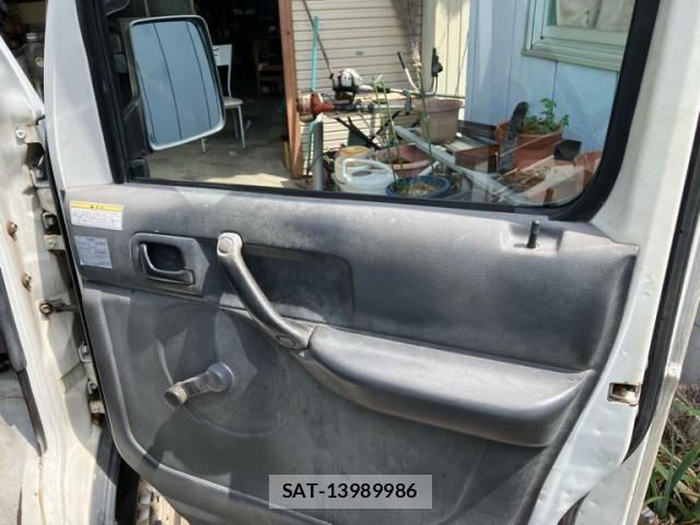 Suzuki CARRY TRUCK 2004-07 8561380-11