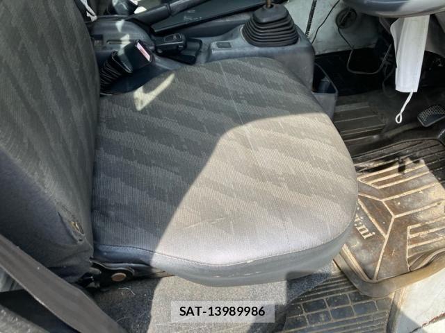 Suzuki CARRY TRUCK 2004-07 8561380-12