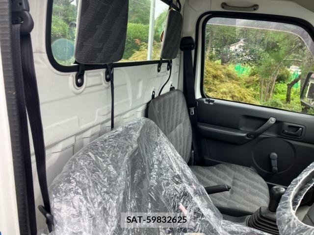Suzuki CARRY TRUCK 2009-10 8561378-9