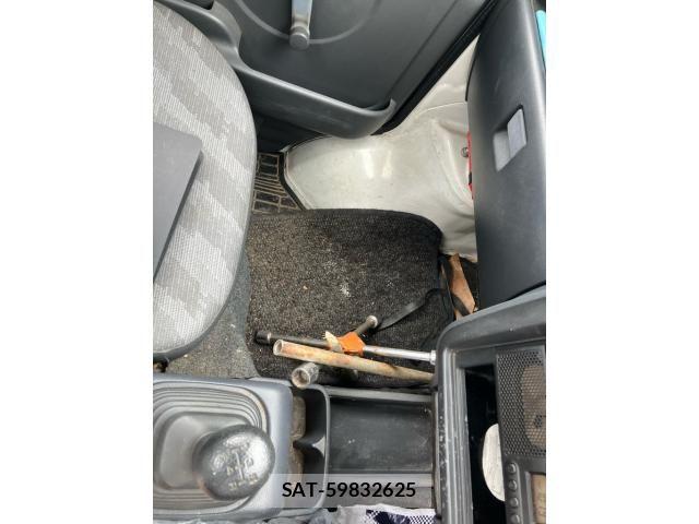 Suzuki CARRY TRUCK 2009-10 8561378-13