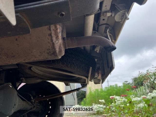 Suzuki CARRY TRUCK 2009-10 8561378-17
