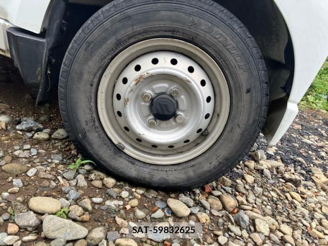 Suzuki CARRY TRUCK 2009-10 8561378-4
