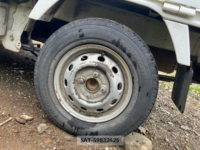 Suzuki CARRY TRUCK 2009-10 8561378-6