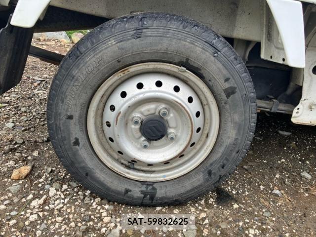 Suzuki CARRY TRUCK 2009-10 8561378-7