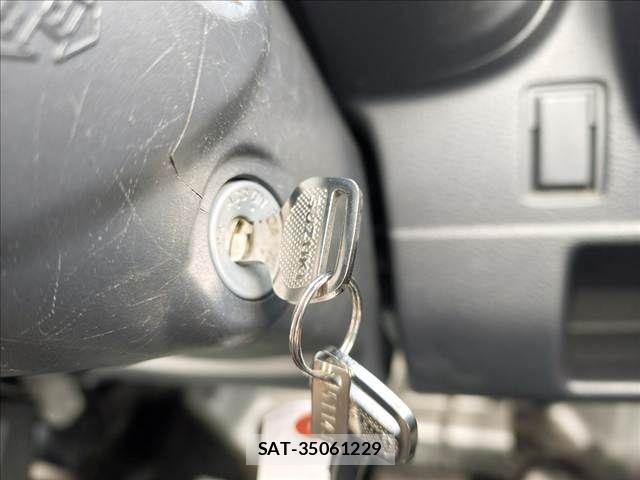 Suzuki CARRY TRUCK 2019-05 8626113-12