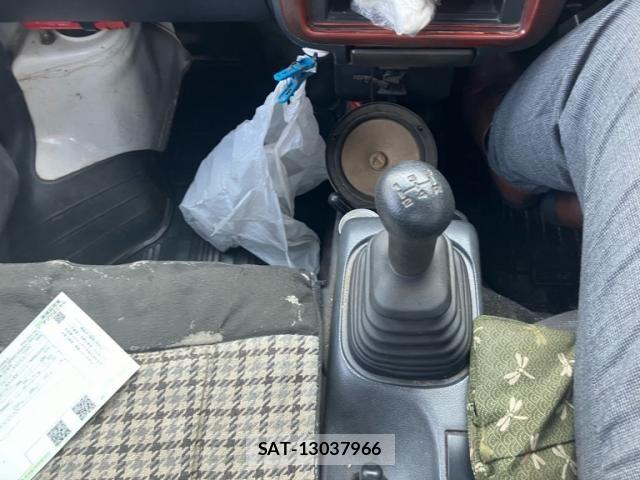 Suzuki CARRY TRUCK 2005-03 8685281-18