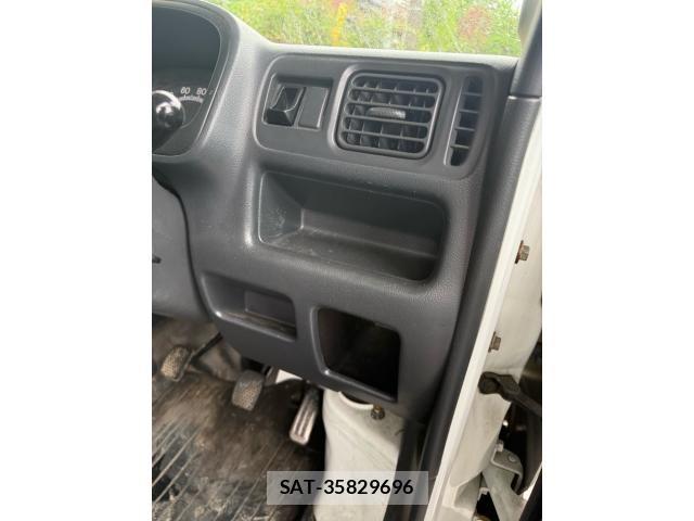 Suzuki CARRY TRUCK 2004-02 8795468-9
