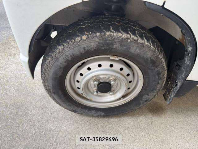 Suzuki CARRY TRUCK 2004-02 8795468-3