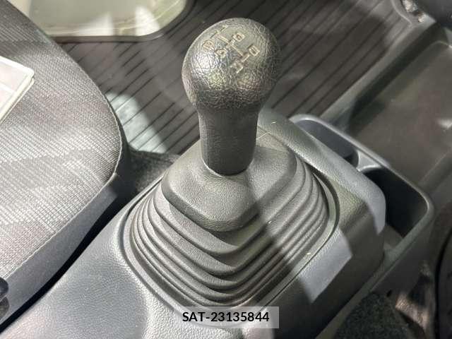 Suzuki CARRY TRUCK 2013-02 8795466-21