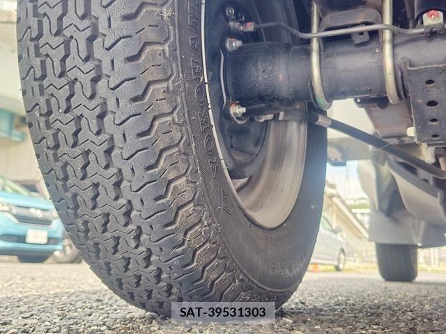 Suzuki CARRY TRUCK 2018-08 8828185-21