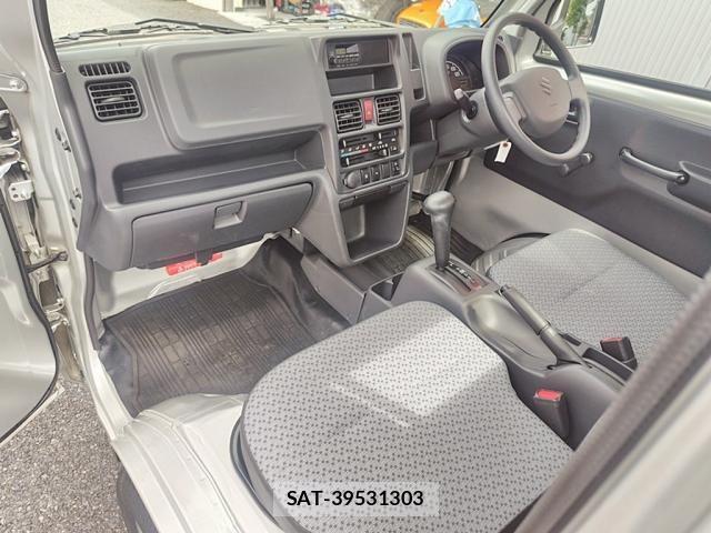 Suzuki CARRY TRUCK 2018-08 8828185-23