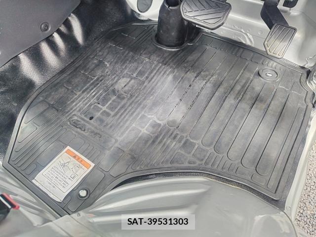 Suzuki CARRY TRUCK 2018-08 8828185-25