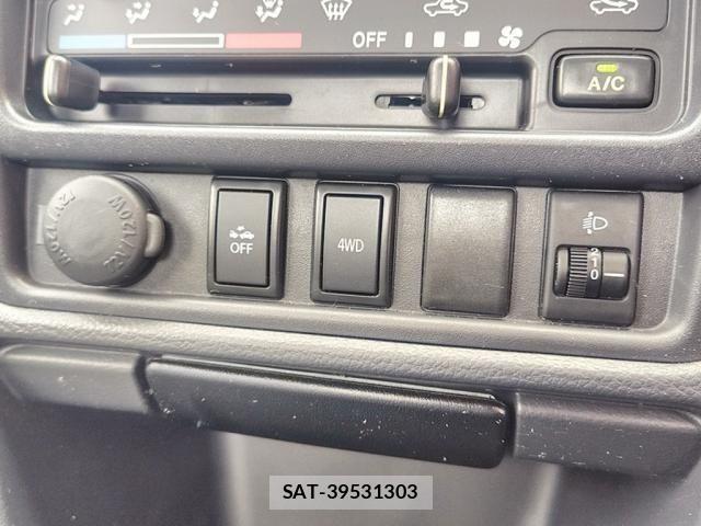 Suzuki CARRY TRUCK 2018-08 8828185-27