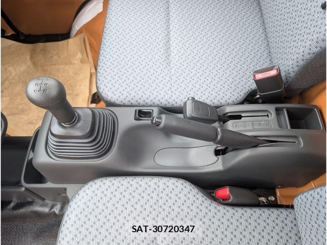 Suzuki CARRY TRUCK 2025-09 8828184-18