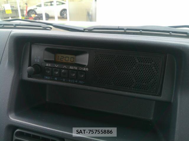 Suzuki CARRY TRUCK 2018-08 8879042-3