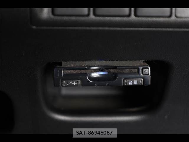 Daihatsu CAST 2015-12 6242671-8