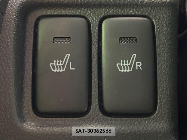 Daihatsu CAST 2020-06 6814155-6