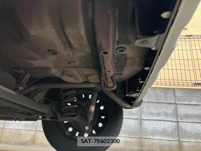 Daihatsu CAST 2016-10 7215912-9