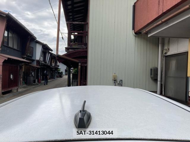 Daihatsu CAST 2017-03 7615428-5