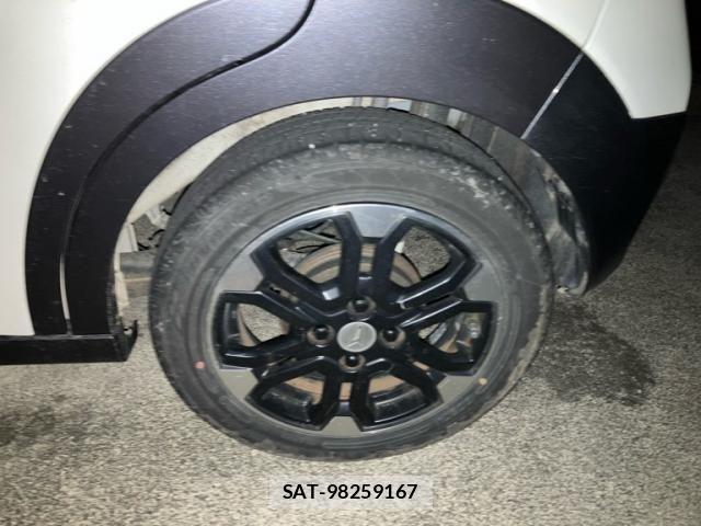 Daihatsu CAST 2015-09 8848440-11