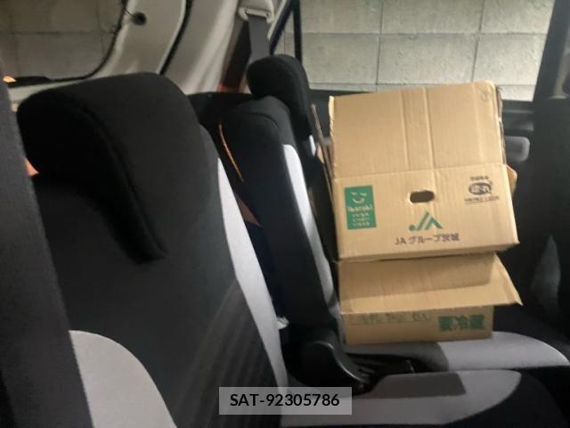 Daihatsu CAST 2015-12 8658379-13