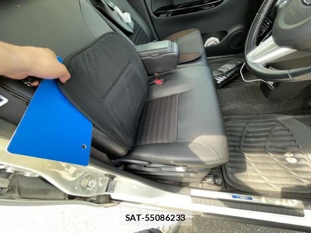 Daihatsu CAST 2018-06 8741098-9