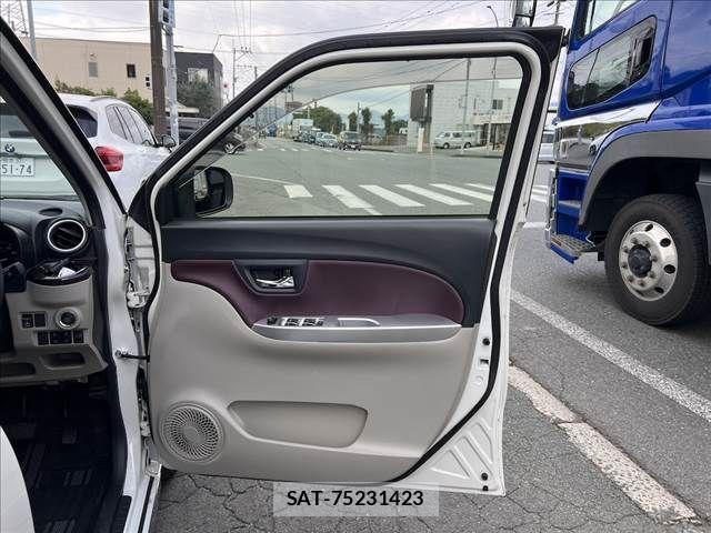 Daihatsu CAST 2015-11 1495588-11