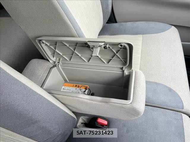 Daihatsu CAST 2015-11 1495588-15