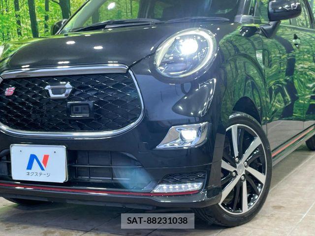Daihatsu CAST 2017-08 6715810-11