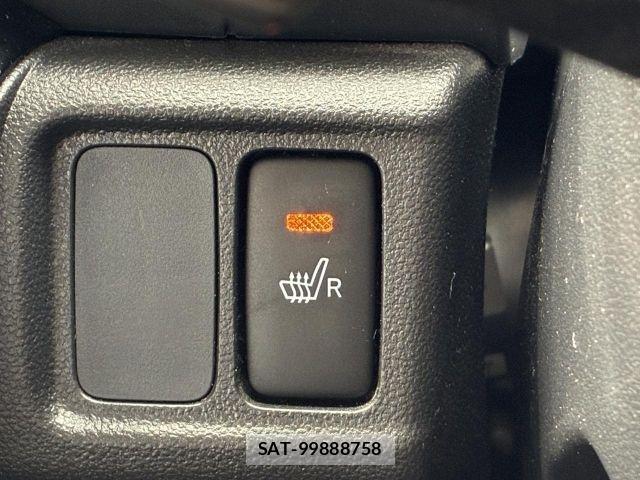 Daihatsu CAST 2015-11 8870617-19
