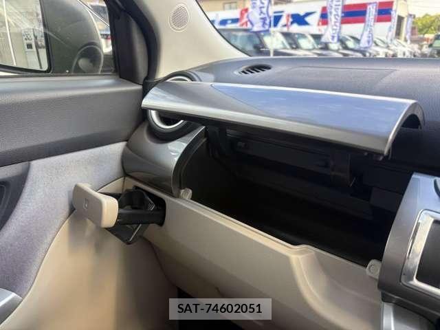 Daihatsu CAST 2016-05 6814163-23