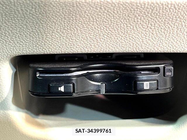 Daihatsu CAST 2016-03 7215953-5