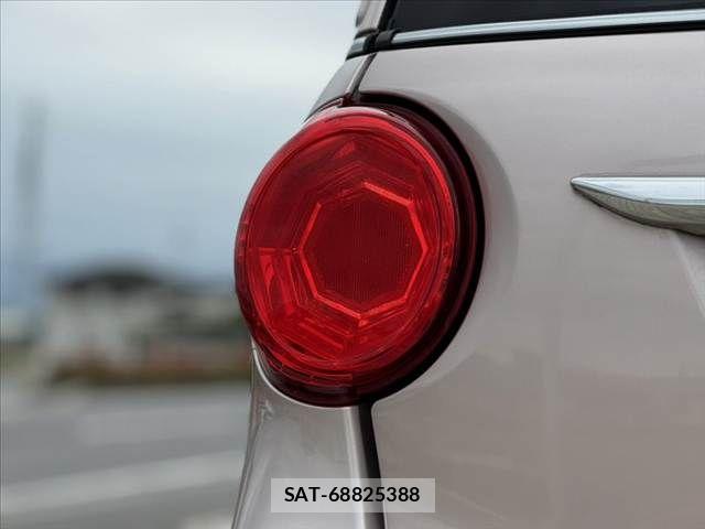 Daihatsu CAST 2016-01 7215950-29